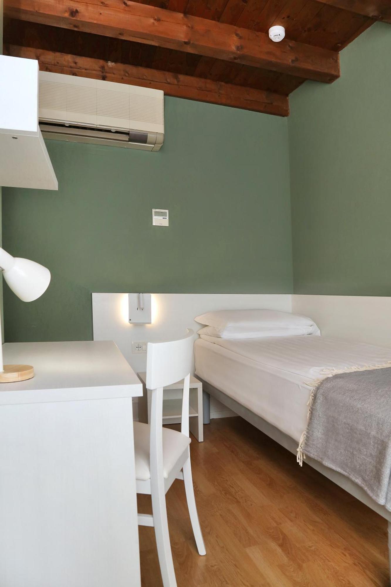 גארדה Albergo All'Ancora מראה חיצוני תמונה