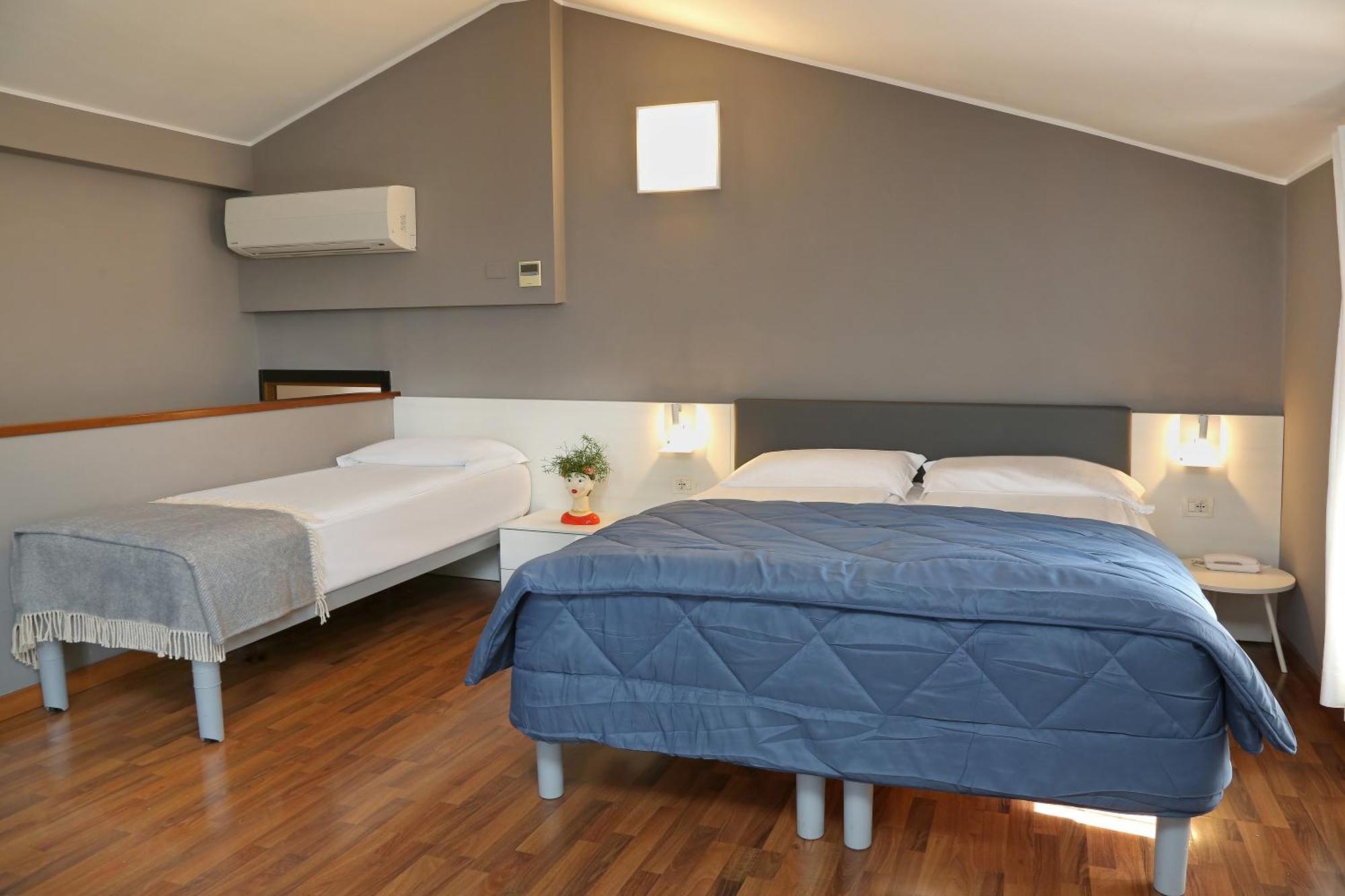גארדה Albergo All'Ancora מראה חיצוני תמונה