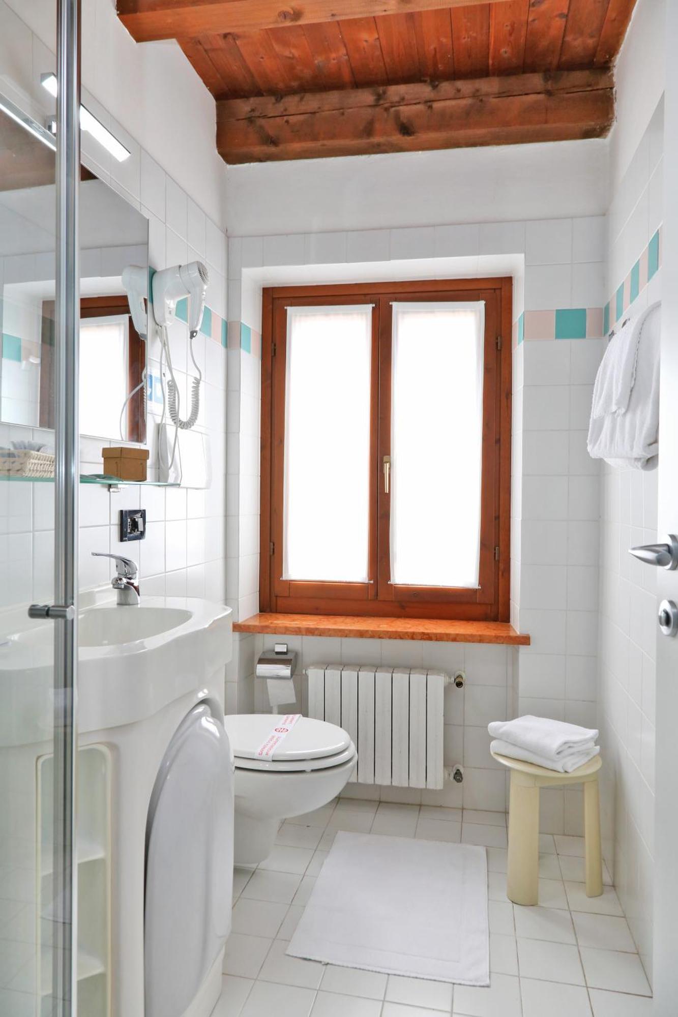 גארדה Albergo All'Ancora מראה חיצוני תמונה