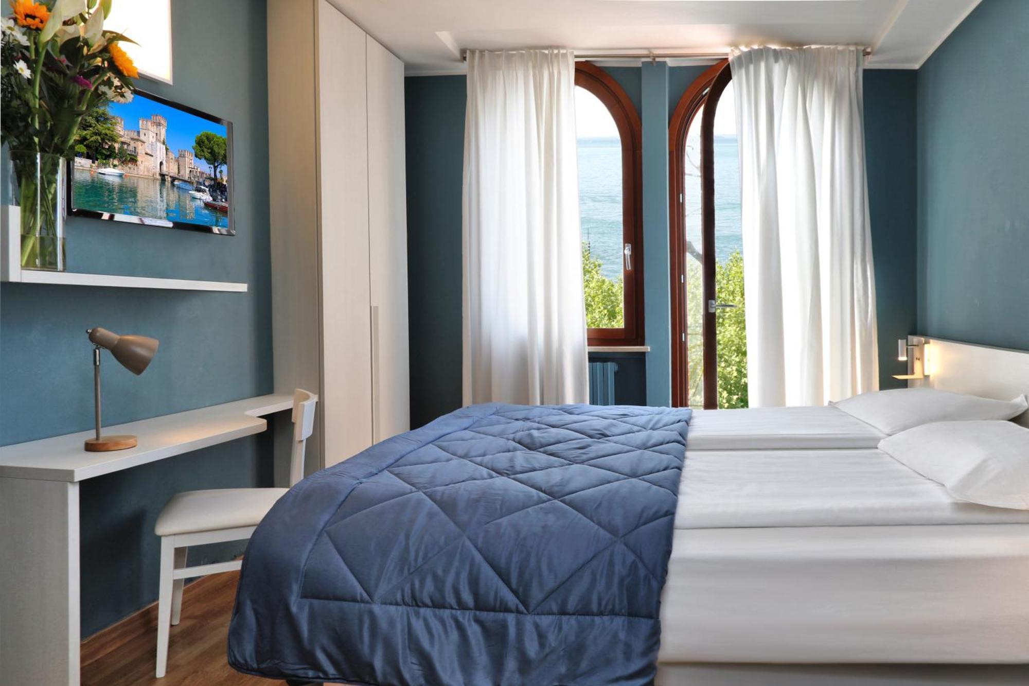 גארדה Albergo All'Ancora מראה חיצוני תמונה