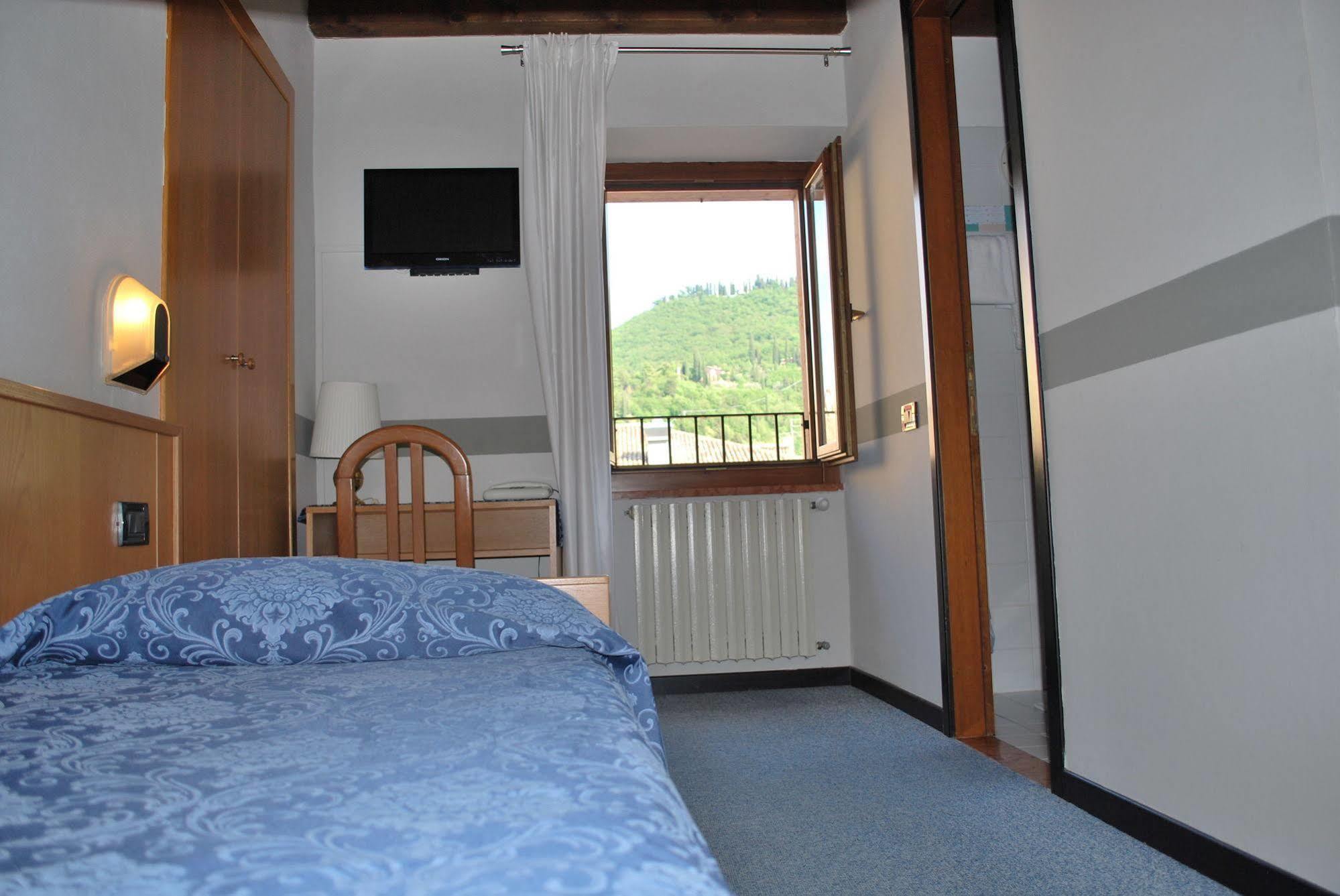גארדה Albergo All'Ancora מראה חיצוני תמונה