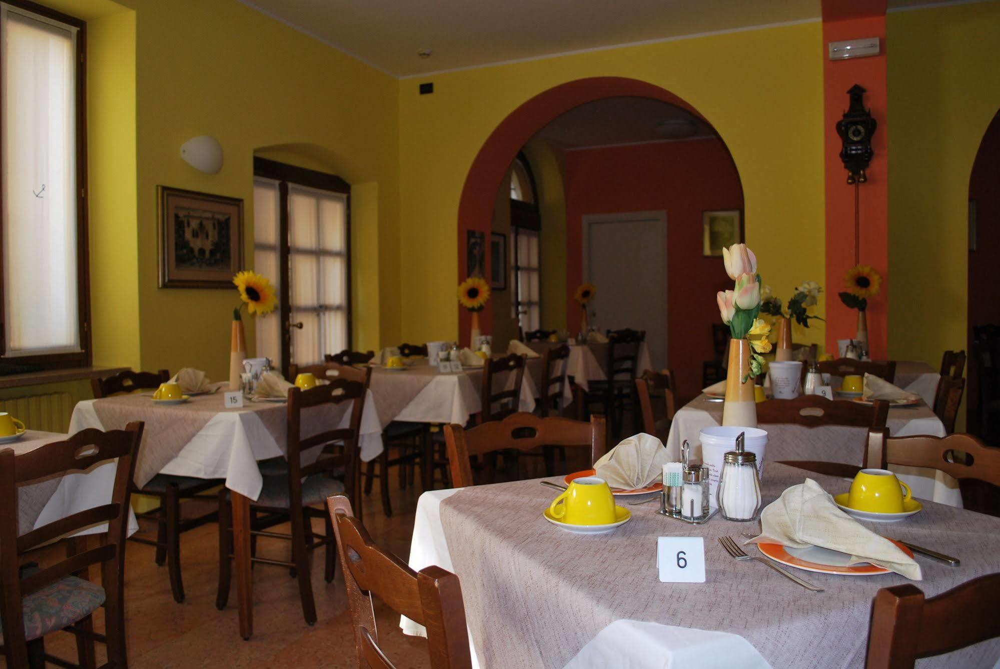 גארדה Albergo All'Ancora מראה חיצוני תמונה